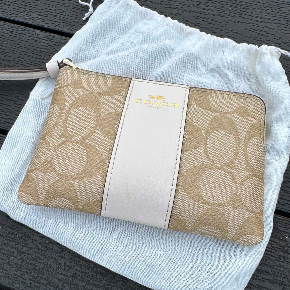 NWT Coach Signature Wristlet